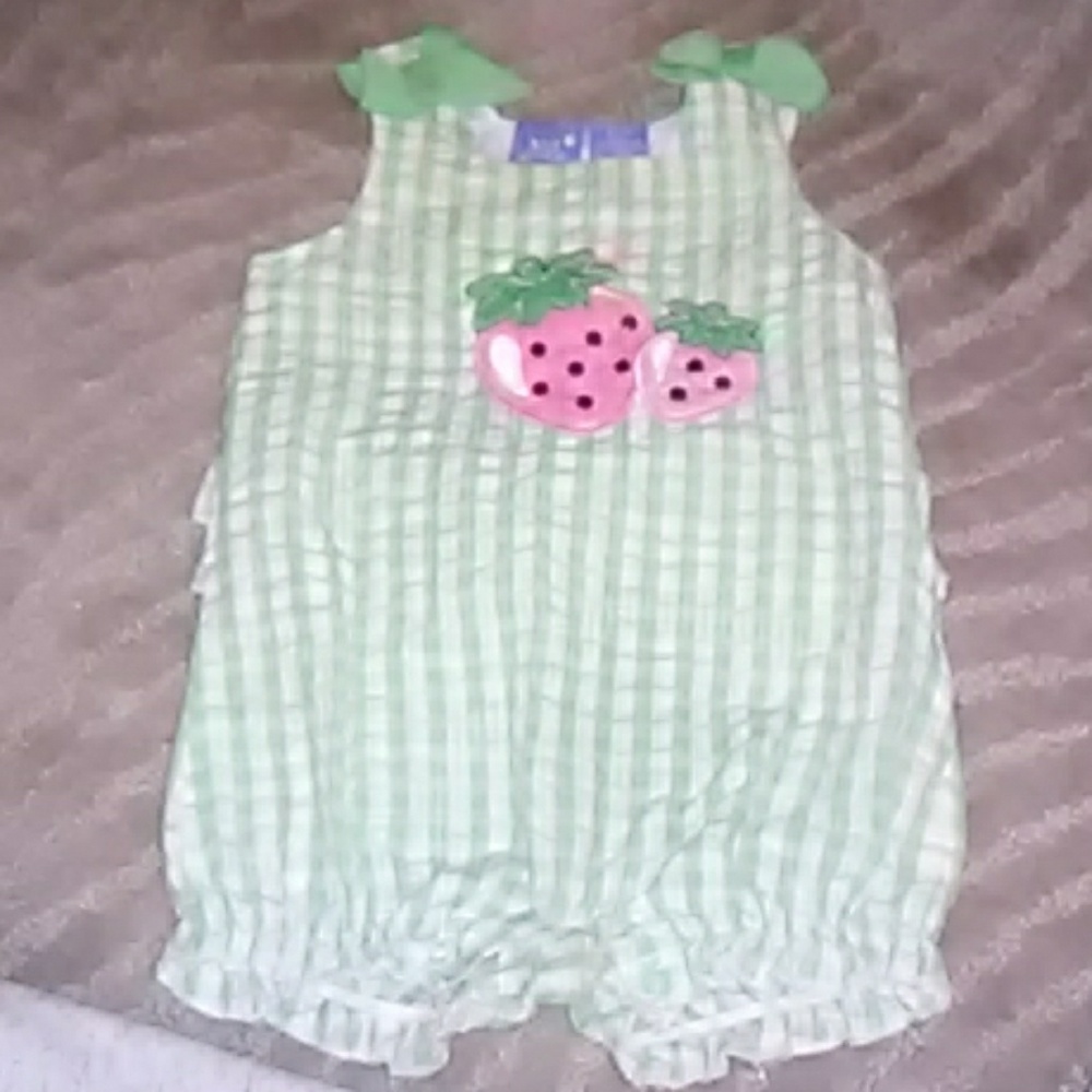 Baby girl 3/6 month romper